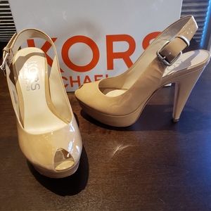 Michael Kors Beautiful Beige Sling Back Pumps